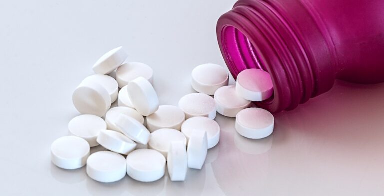 pills-bottle-Pixabay