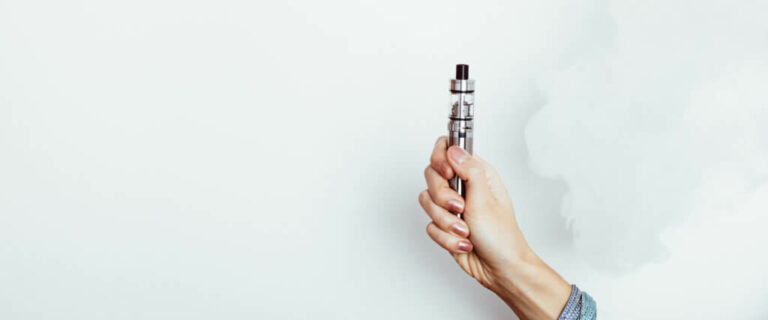 Vaping-iStock-1047058184-1024x427-1